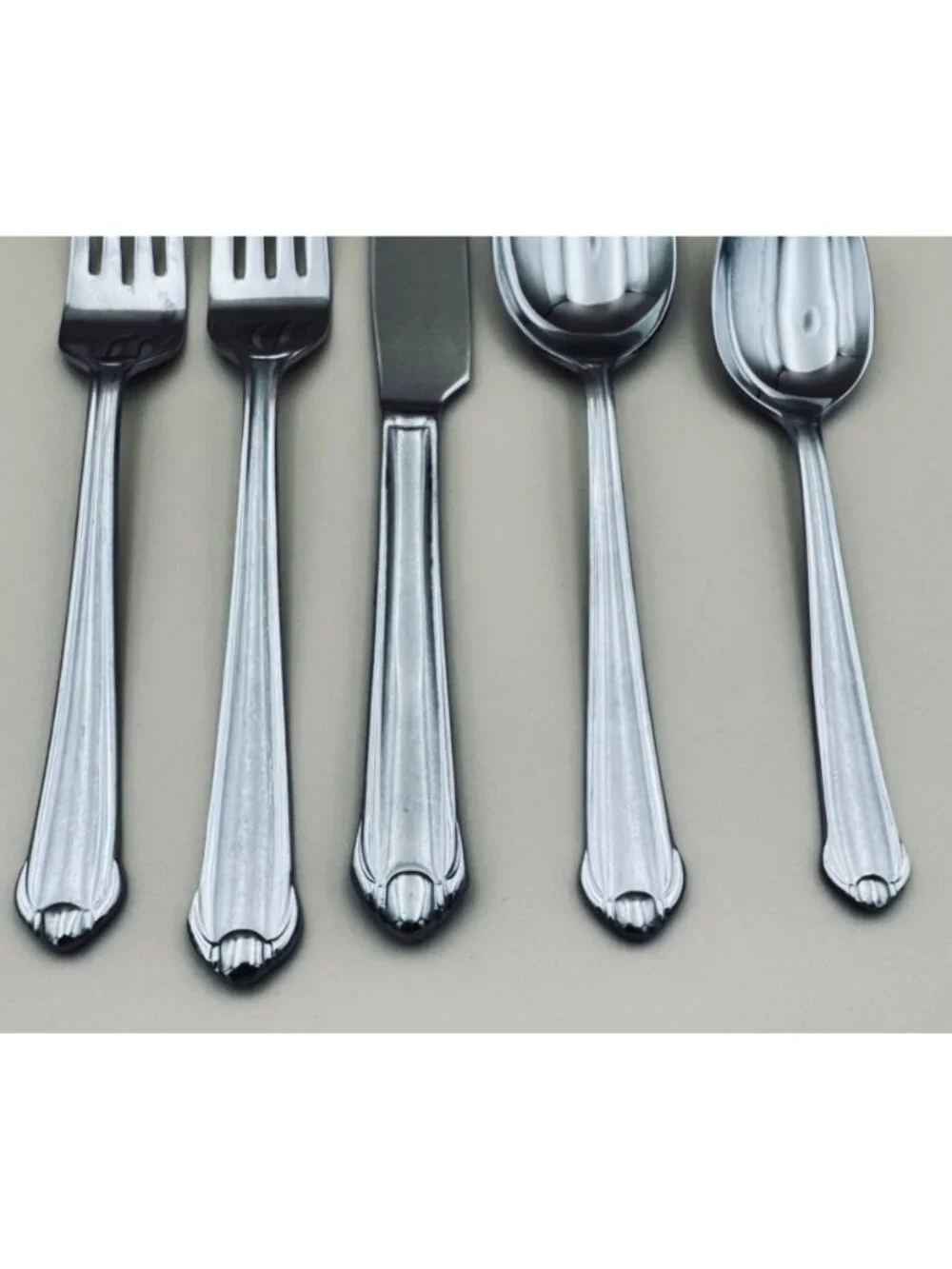 Mikasa CLASSICO SATIN 5 Piece Place Setting Stainless Steel Flatware
